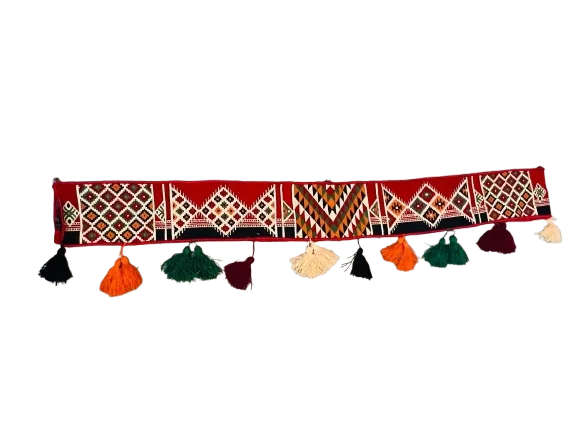 تعليقات زينة أحمر عرض 4 متر